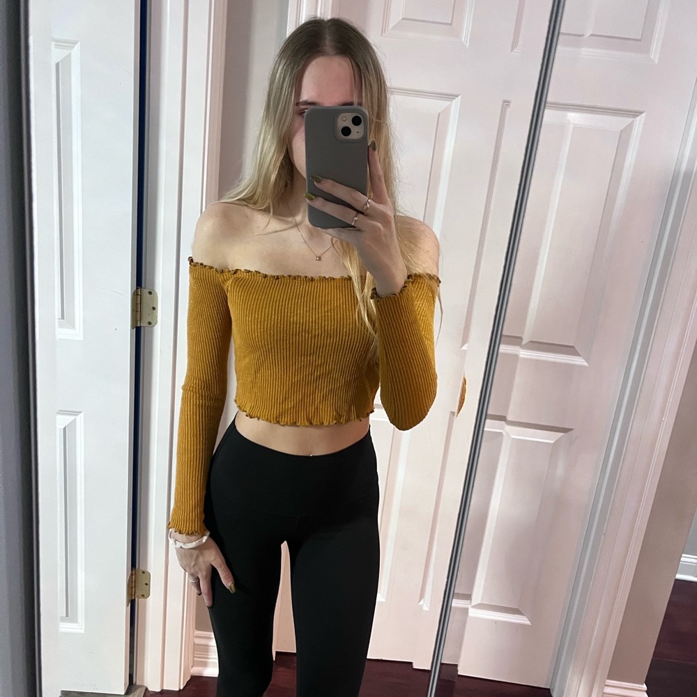 Better Be Mustard off the shoulder Ribbed crop Top